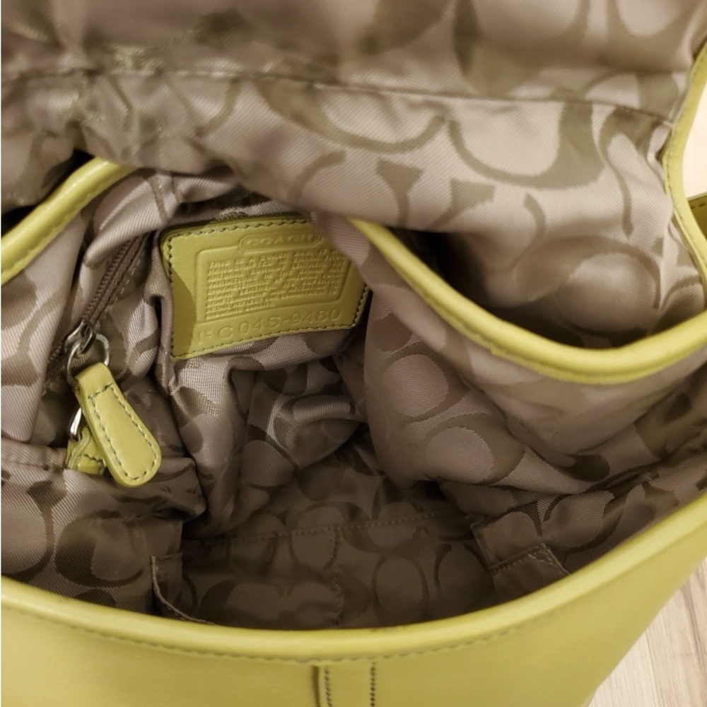Coach SoHo Vintage 2004 Leather Two Way Lime Green Shoulder/Crossbody Bag - Picture 13 of 15